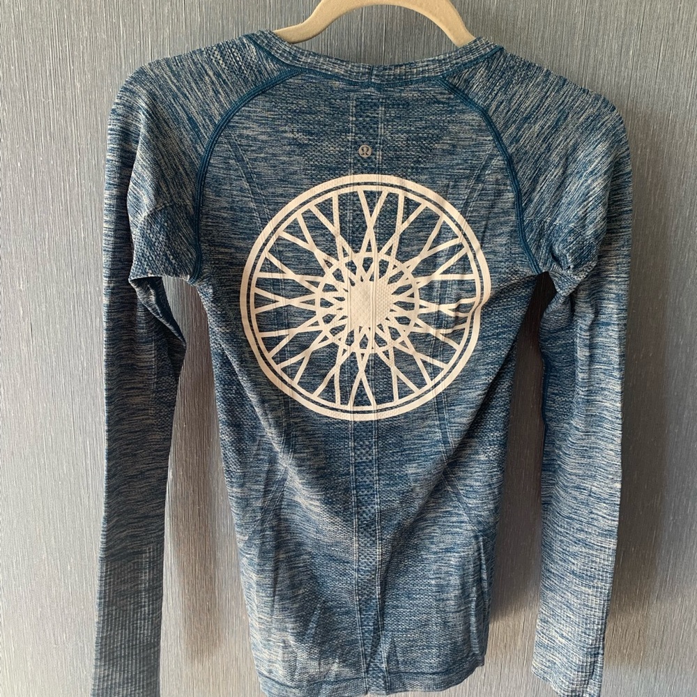 Lululemon Swiftly Tech Long Sleeve Crew w/ SoulCycle wheel (4)
